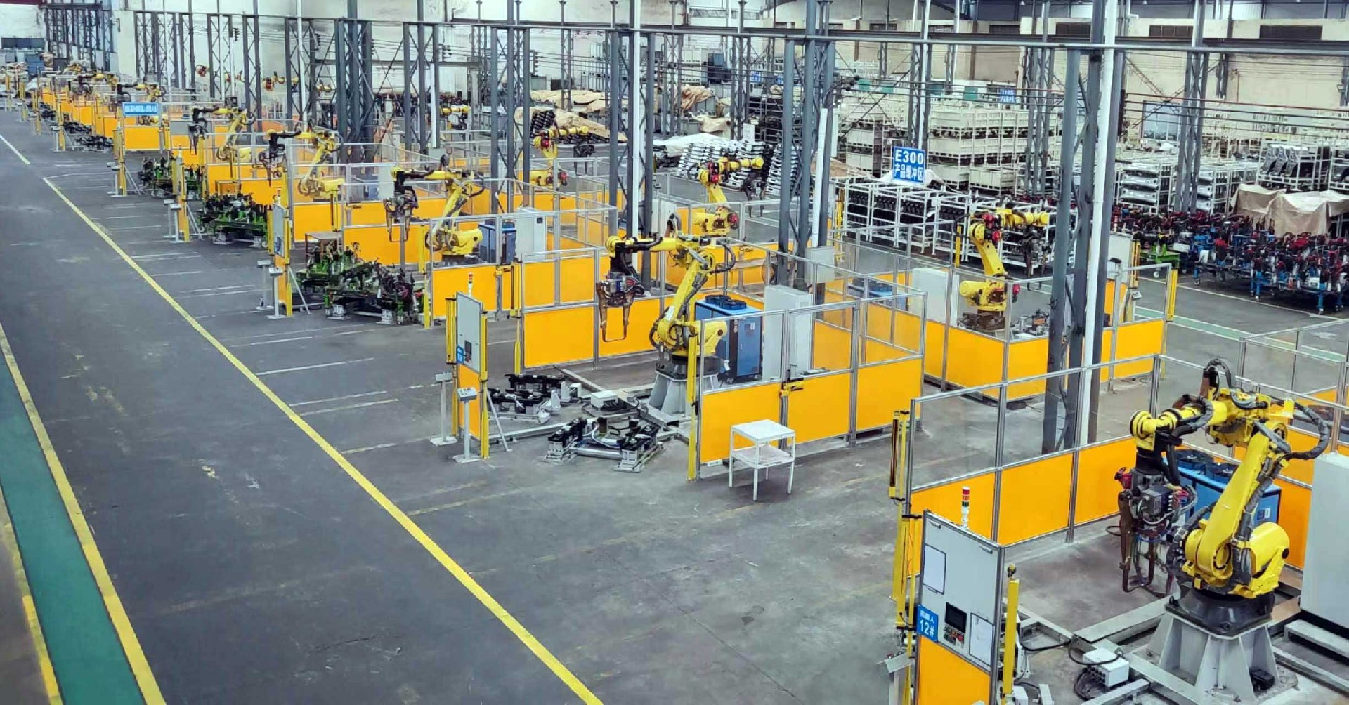 机器人自动化产线，如机器人点焊焊接生产线，机器人铆压生产线