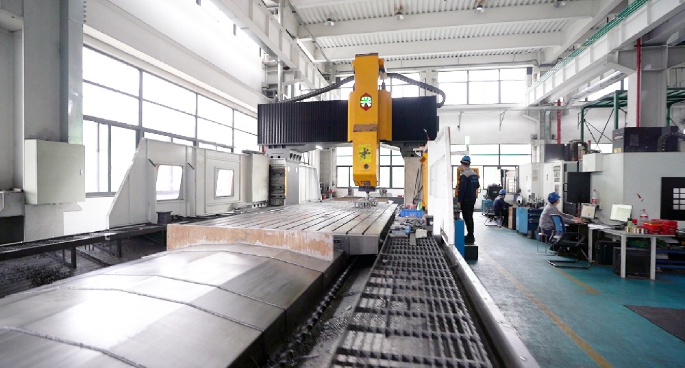 数控龙门铣床，加工尺寸：6×3.2×1.4米